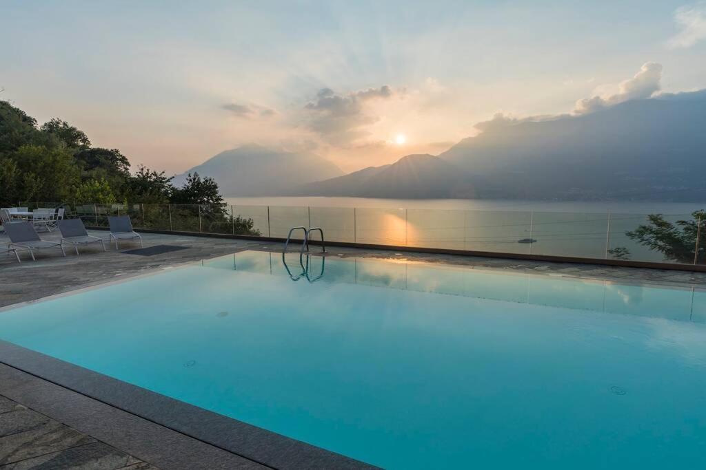 Lago Di Como- Amazing View- Bellano Bagian luar foto